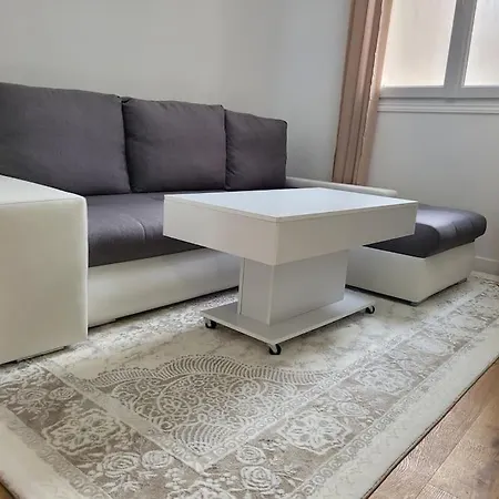 Renove Pres De La Defense * Nanterre